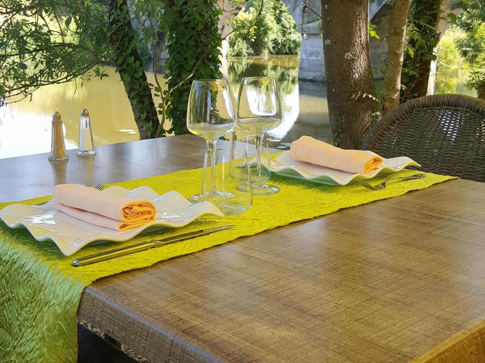 韦吕尔 瑞维埃拉之家客栈酒店 外观 照片